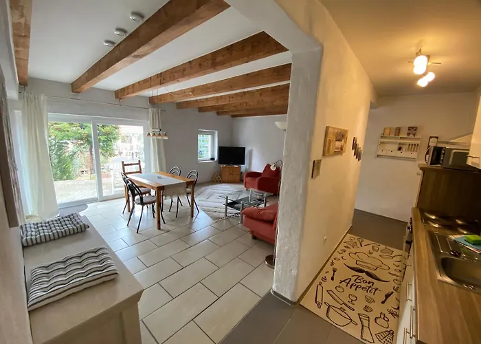 Ferienwohnung Mit Schoener Terrasse.