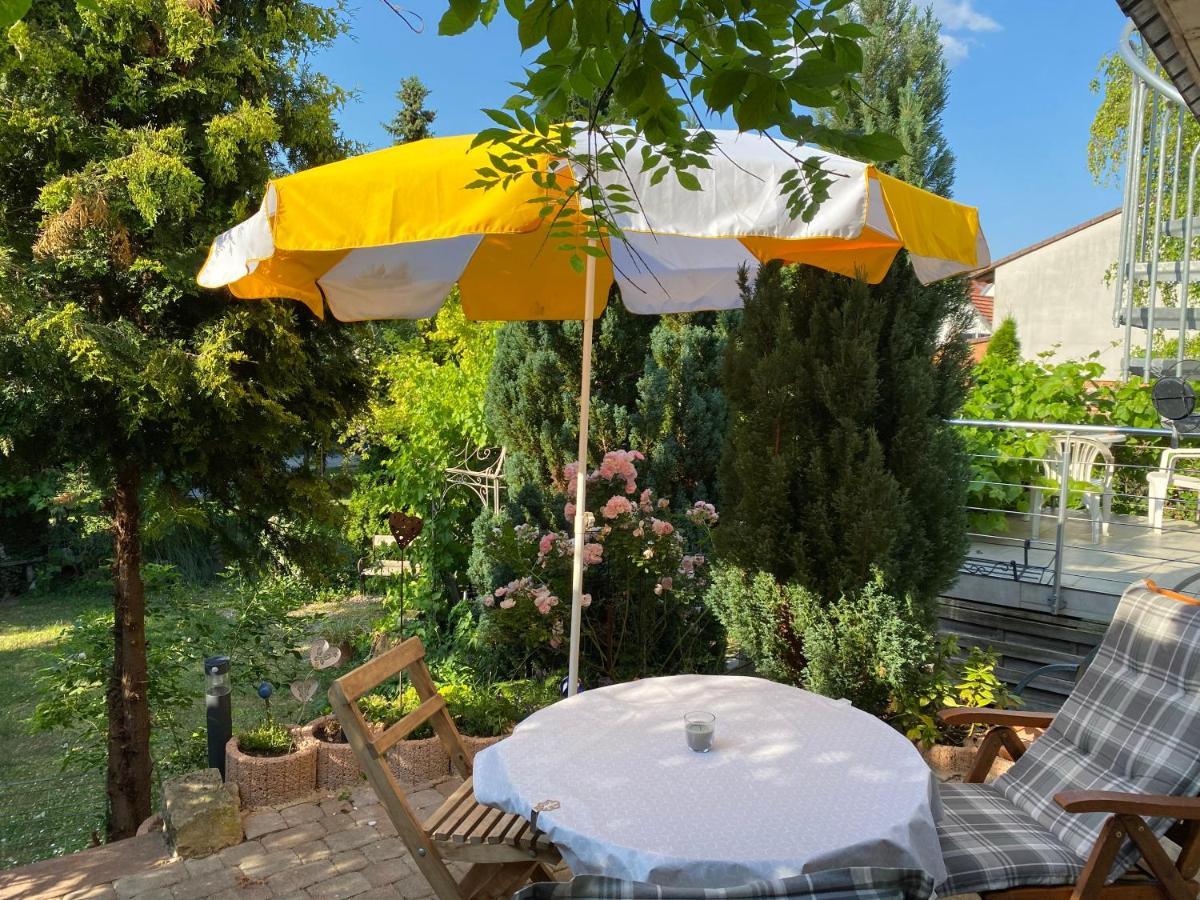 Apartment Mit Schoener Terrasse.